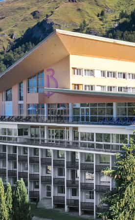 Vue extérieure du Belambra Clubs Gourette - Lou Sarri au cœur des montagnes des Pyrénées.