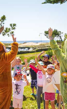 Enfants jeux au club enfants