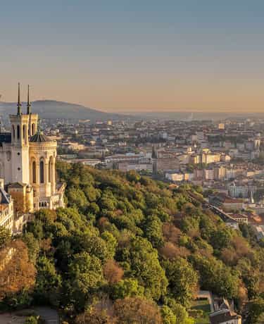 Croix-Rousse : histoire et lieux incontournables d’un quartier atypique