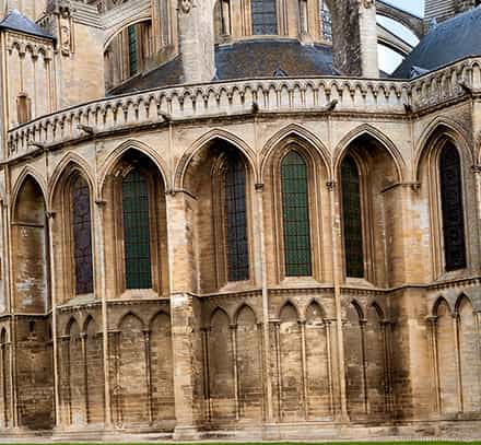 Cathedrale-iStock-1213921845.jpg