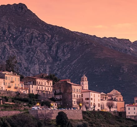 Location vacances en Corse au bord de la mer