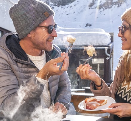 Couple-fondue-terrasse.jpg