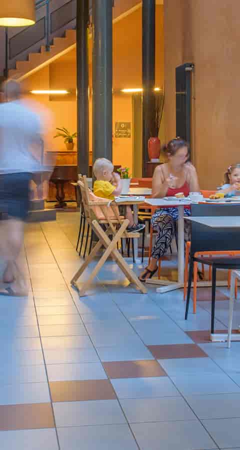 16-LYON00000_MPAA19_072.jpg