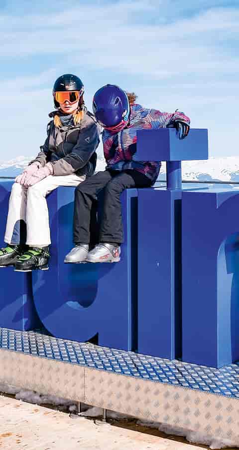 19-MENB10043_CAR22_071.jpg
