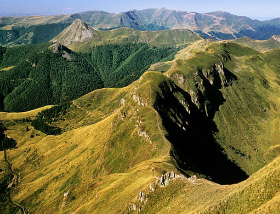 monts-cantal.jpg